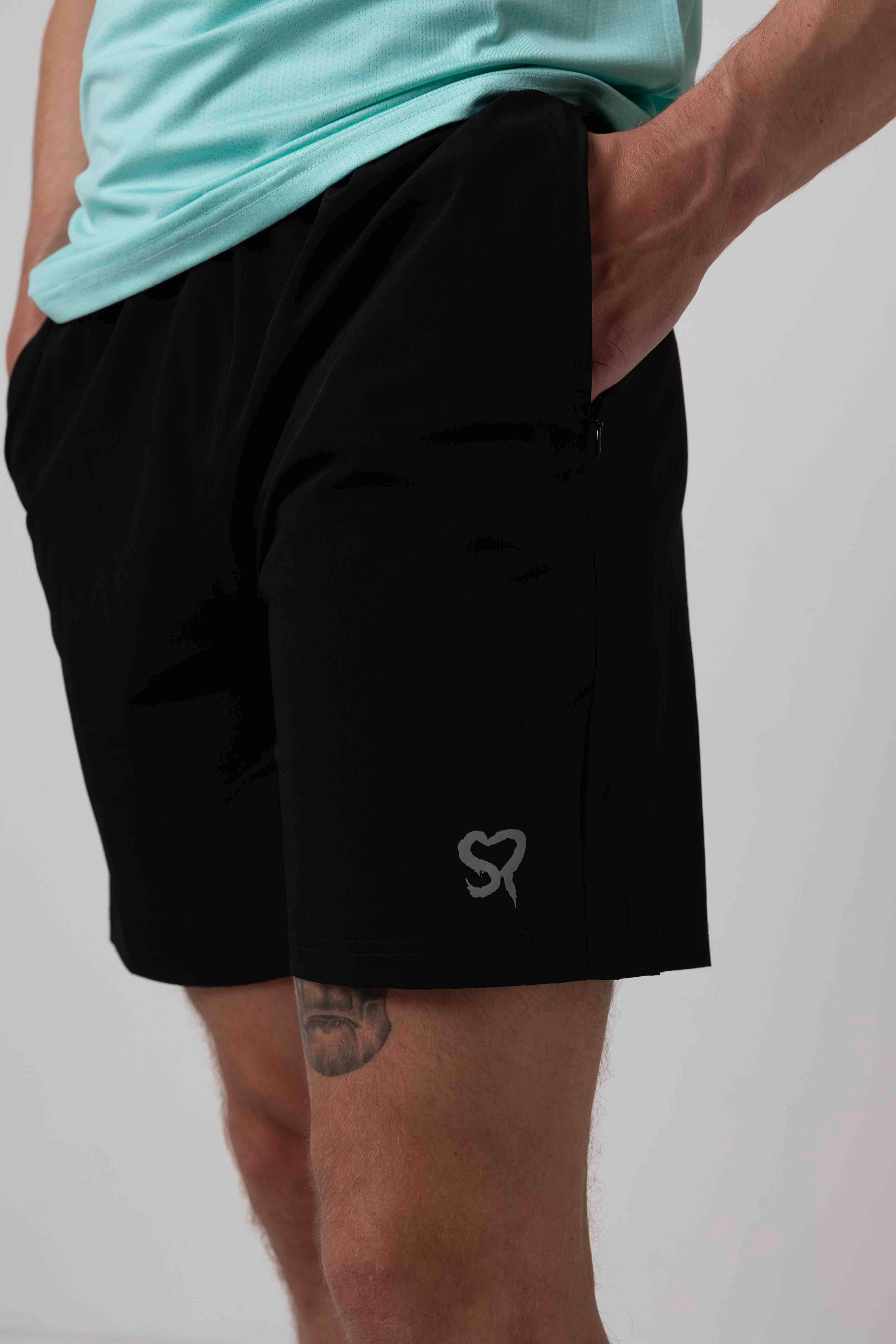 Summit  "7" Shorts - black