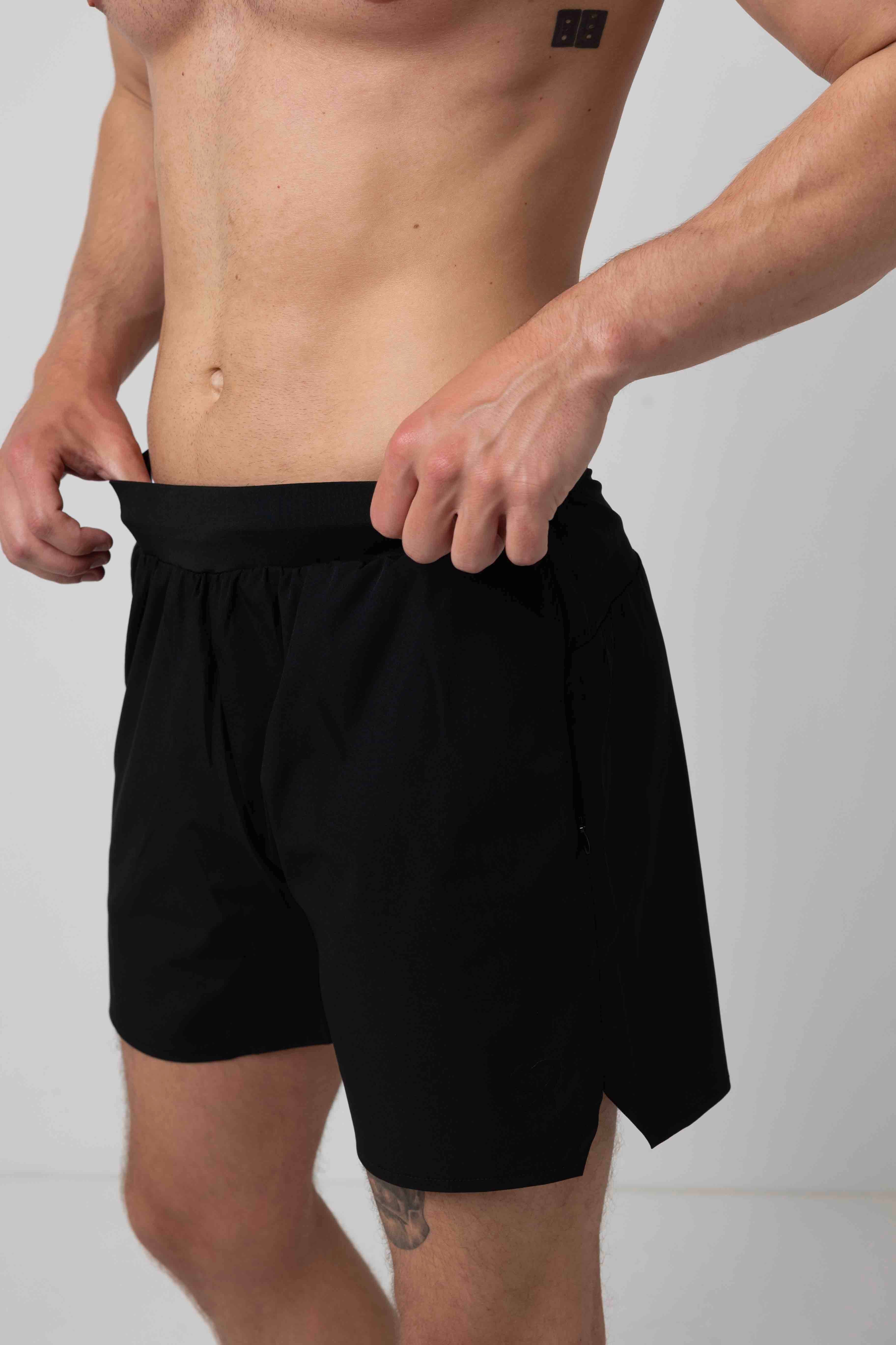 Endurance "5" Shorts - stealth black