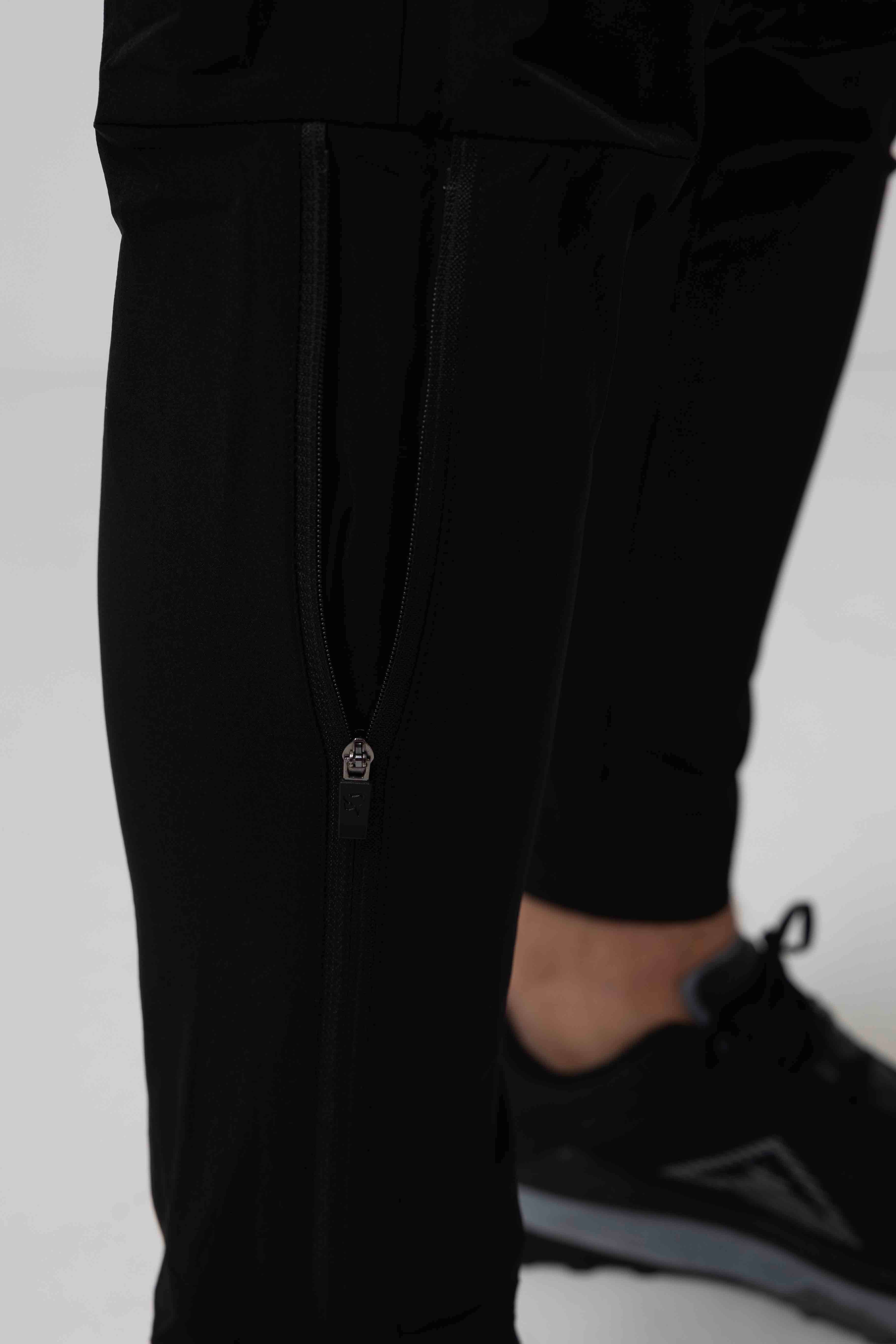 Endurance track pants - stealth black