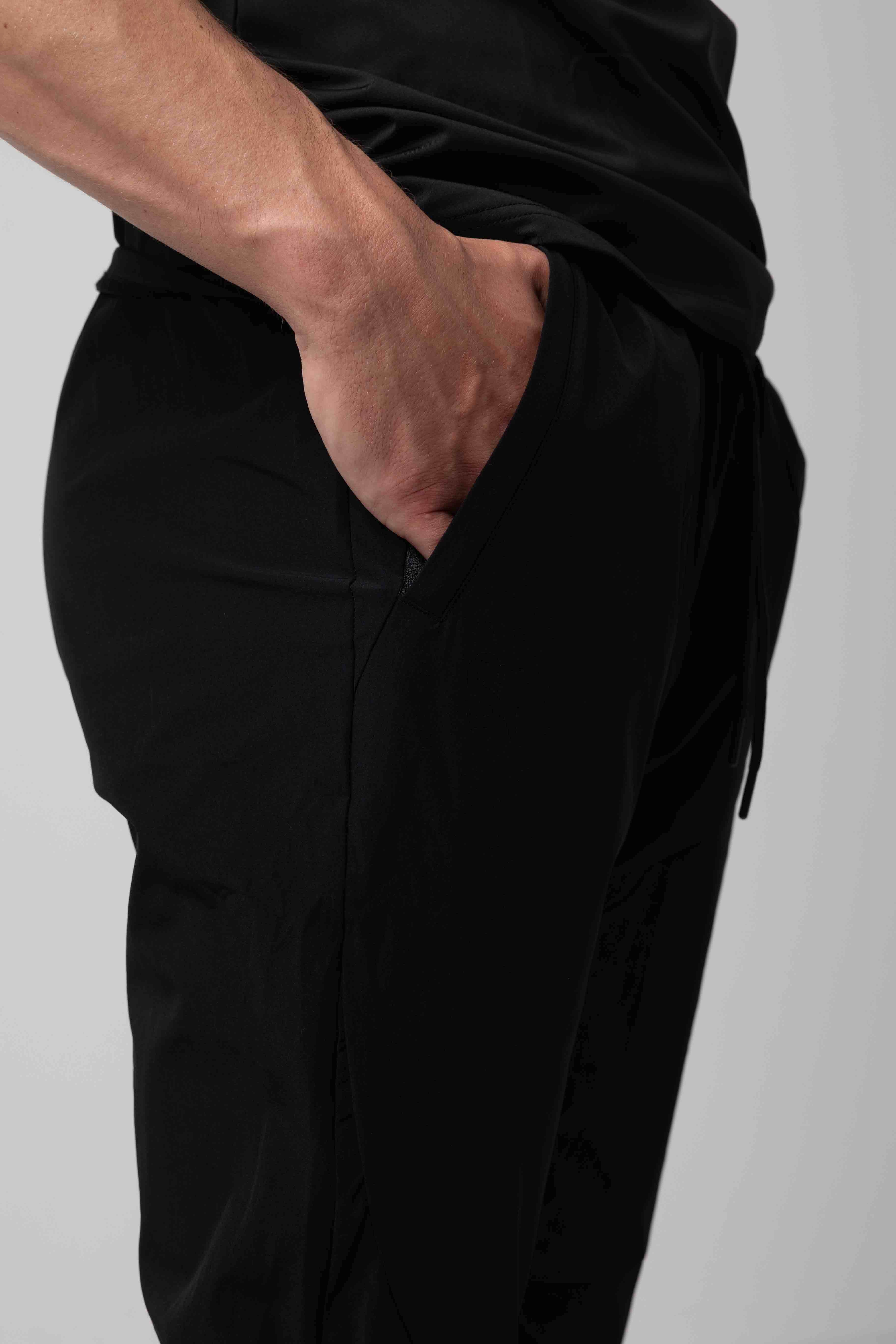 Endurance track pants - stealth black